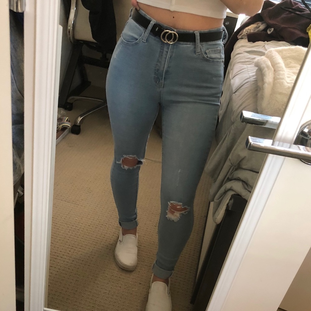 Showpo jeans in blue/light wash. Best fit size 2